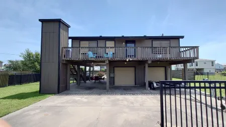 Wait 'n Sea - STR25-000243: Unwind with the Family at This Peaceful Getaway