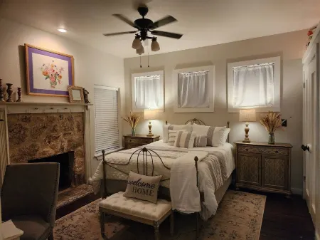 Ethyl's Place - a Charming Place to Stay.