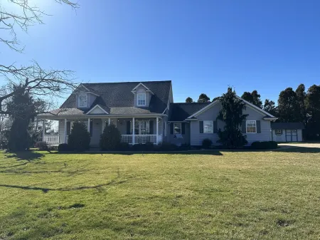 Estate on Market • Sleeps up to 10