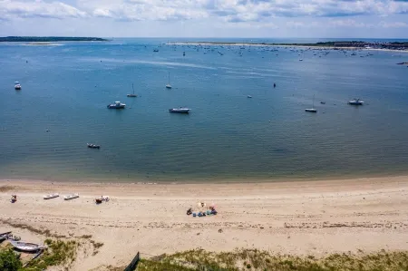 Ocean View 2 Lewis Bay Private Beach Отели в г. Кейп Код Нэшнл Сишор