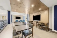 Holiday Inn Express & Suites LINCOLN-ROSEVILLE AREA by IHG - petit déjeuner