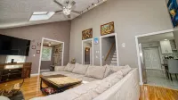 Cozy Newly Renovated Cabin. Family Friendly. Lake Access!