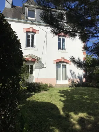 Beautiful family home - sleeps 10 - 3 min from the beach