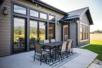 Luxurious Home in Red Lodge MT, Golf Course Retreat with Stunning Mountain Views