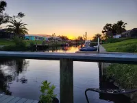 Beautiful, Pet friendly home on canal. Great for fishing, kayaks &  snowbirds