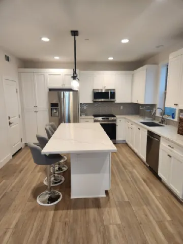 Madison's Place<br>Cozy & Comfortable Modern Home 派拉蒙酒店