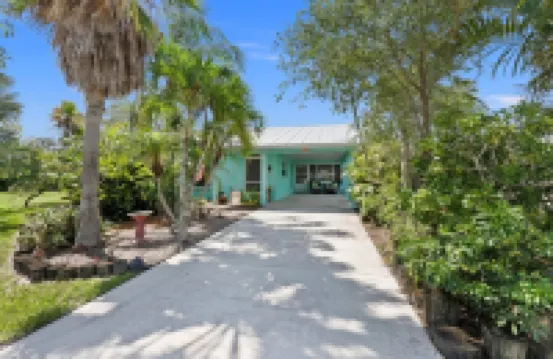 Book today, dinner on us!New listing! Stuart/Port Salerno cute cottage!
