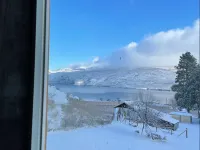 Charming Guest Cabin Nestled on Stunning 30-acre Vineyard near Lake Chelan