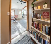 Vintage Experience - Mid Century Retro Retreat- 2 Bedroom in Central Sioux Falls