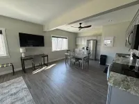 Studio apt w/ laundry + parking