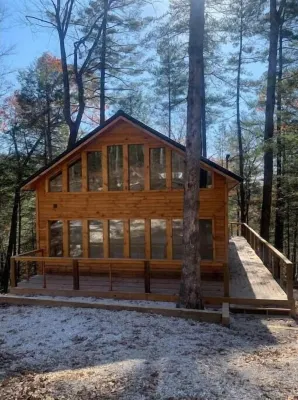 Whispering Woods_  Hot Tub _Waterfall _ Arcade _3 story Cabin