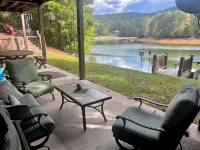Lake Front Cabin for the PERFECT Holiday Getaway ! Pet Friendly!