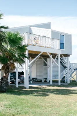Luxury 180’ Ocean Views, 2 King Suites & Bunk Room, Private Beach