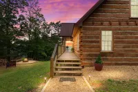 Monteagle Cabin, Views! Hot Tub!