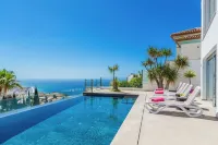 Amazing modern villa with heated pool and breath taking view - Villas