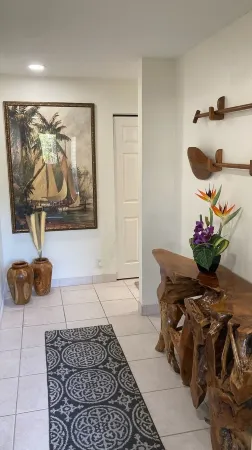 Banyan Tree #303 - The best oceanfront condo with a car, beach & all the gear! Отели в г. Холуалоа