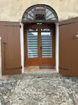 Comfortable 1-bedroom apartment on ground floor.