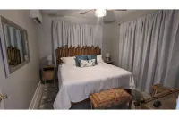 Beach Vibe close to Museum Row Hotels near Lane Bryant