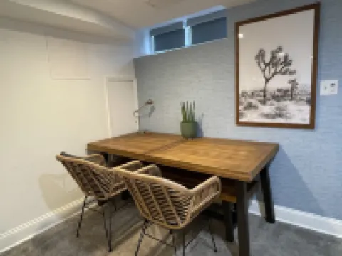 Beautiful Studio on the Park in the Heart of Mt. Adams