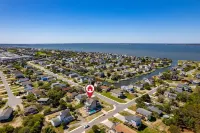 5 minute walk to ocean with opt heated pool, hot tub,game rm & tons of amenities
