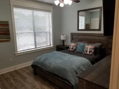 Hollows Hilltop Lake Travis Condo is minutes to Northshore Marina and Lago Vista