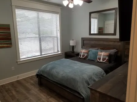 Hollows Hilltop Lake Travis Condo is minutes to Northshore Marina and Lago Vista