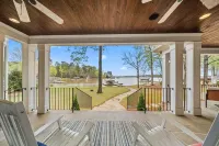 Lakefront with Pool, Hot Tub, Pontoon Boat & Movie Theatre