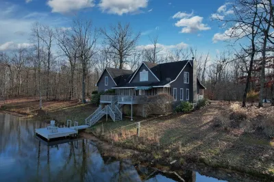 New! Peaceful Retreat on a Private Lake - Spring Specials!