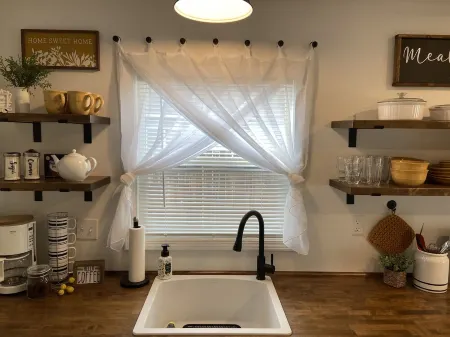 Little House on Ladow Отели в г. Пендлтон