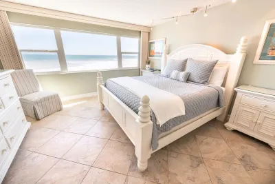 Ocean Front Complex -Beautiful Ocean Views! Can't Get Any Closer To The Ocean!