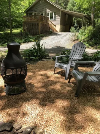 Tami's Hideaway - Nature and Comfort at this Private Asheville Getaway