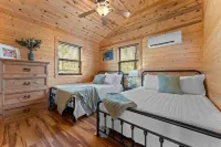 Pet-Friendly Mnt. View Cabin Near River w/ Fire Pit + Hot Tub Sleeps 10