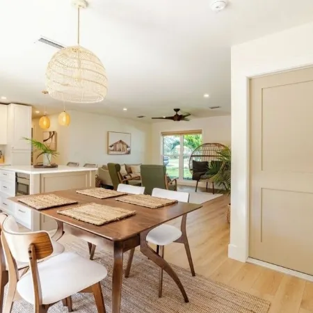 3Br Heated Saltwater Pool Home Near Ami and Img