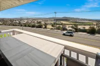 DEL MAR RETREAT & OCEAN VIEW! Walk to the beach!