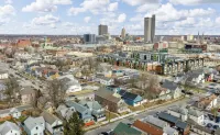 Beautiful, Remodeled Home - Downtown Fort Wayne