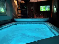 Outdoor Movie Theater/Storybook Chalet Beech Mtn/Vibrant Autumn Colors/Hot Tub