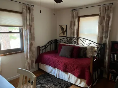 Mountain retreat with close proximity to lake and town square Hotels near Upper Goldwater Lake parking