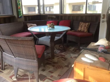 Luxury WATERFRONT condo overlooking pool, 5 mins to Dog Island, FREE boat slip.