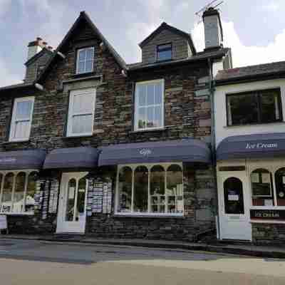 Newly refurbished 2 bedroom, 2 bathroom apartment right in the heart of Grasmere Hotel Exterior