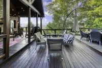 Breathtaking Blue Ridge Mountain Views and Sunset, Sleeps 8!
