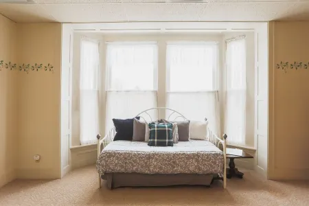 Sleeps 5 Fully Equipped Apartment Near Golf Courses