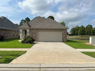 Stylish  home  in the heart of Youngsville near Youngsville Sports Complex. Hotel in zona Aeroporto regionale di Lafayette
