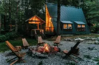 The A-Frame @ SkyCamp: Classic cabin with Hot Tub and BBQ near Stevens Pass