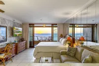OCEANFRONT High Floor RENOVATED Maui Kai 806 Condo Private OPEN Lanai KING BED
