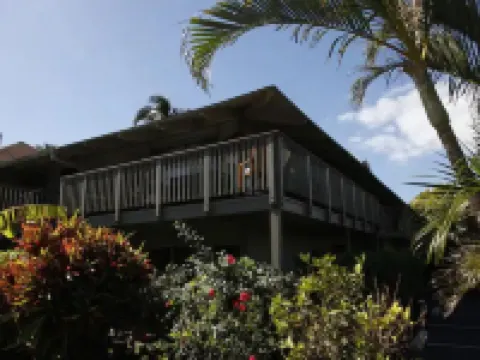 Tracy's Tropical Treasures earned "Best in Kihei" four times and 1 in Maui” Hotels in Kihei