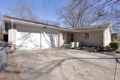 Beautiful 4 beds & 3 full baths home