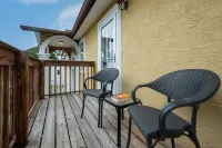 Luxury 5 Bedroom Dunedin home ~ TWO full kitchens, heated pool, hot tub!