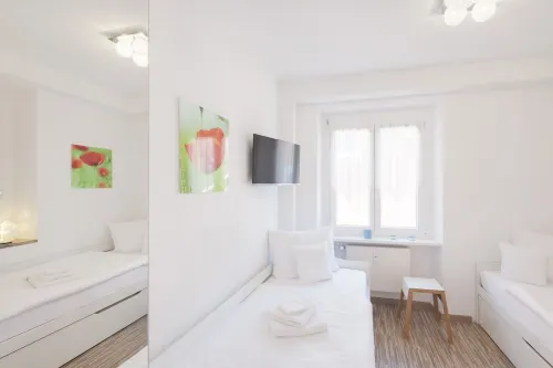 3-room apartment with balcony directly on the lake promenade