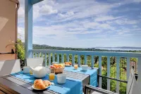 Appart Grimaud sea view (Les Restanques du Golfe de St Tropez) Hotels in Grimaud