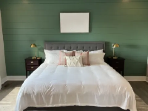 ☀️NEW HOME☀️ - 2 Master Bedrooms, Double Decker Dock, Lillypad, Paddle Boards